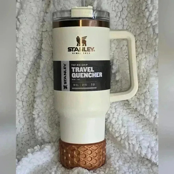 Stanley 40oz Magnolia Cream and Cooper - Picture 9 of 10